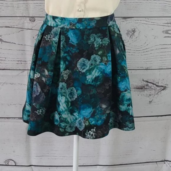 Express Mini Skirt XS - Picture 1 of 1